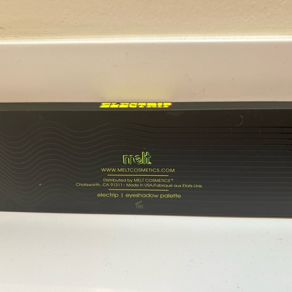 Melt Cosmetics Electrip palette NEW IN BOX - Picture 4 of 7